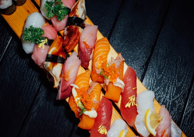 ten-sushi-omakase-sushi