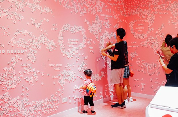 museum-of-ice-cream-singapore-wall-deco